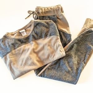 Sweatshirt & jogger pants set